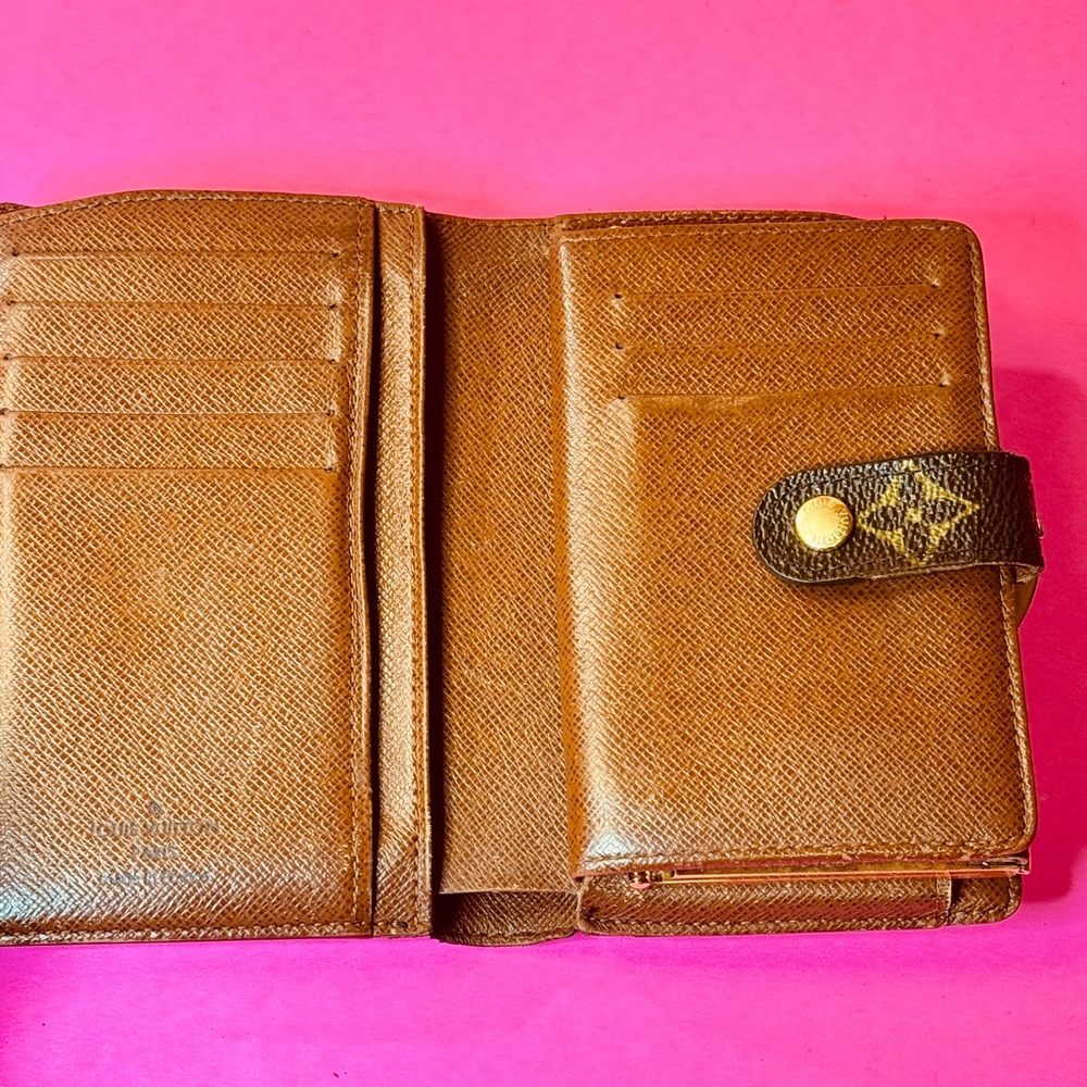 Louis Vuitton the Kisslock Brown Monograms Wallet - Picture 3 of 13